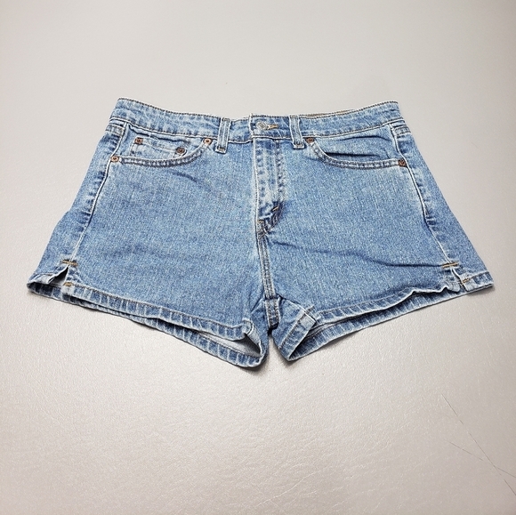 Levi's light washsuper low stretch denim jean shorts juniors size 9 - Picture 1 of 9